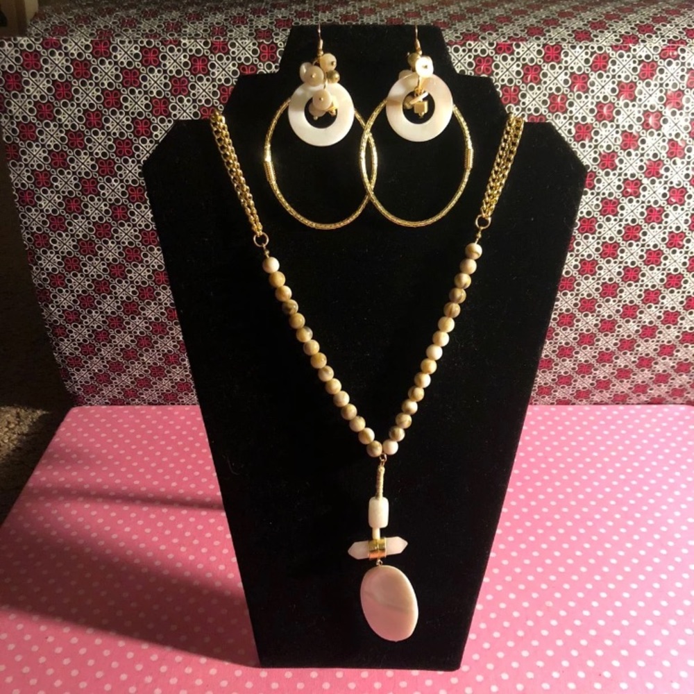 Beautiful necklace set
